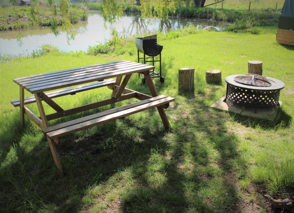 Hotel Rum Bridge "Owl Watch" Wooden Tipi Sudbury  Exterior foto