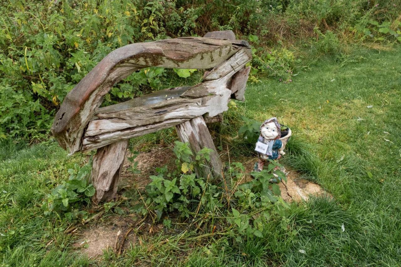 Hotel Rum Bridge "Owl Watch" Wooden Tipi Sudbury  Exterior foto